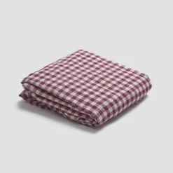 Berry Gingham Linen Fitted Sheet -Piglet Berryginghamfittedsheet 1