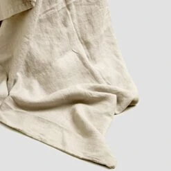 Oatmeal Linen Fitted Sheet -Piglet Draped Details 1 d3b2eb5f 12d4 4465 a391 5b28dc89accc