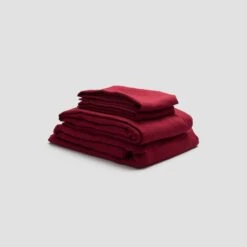 Merlot Linen Bedtime Bundle -Piglet PigletinBed Linen BasicBundle Merlot 1 greyBG 539b8096 544b 4d88 84f2 b552e121c04d