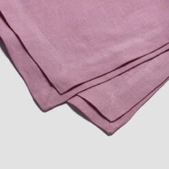 Raspberry Linen Table Runner -Piglet PigletinBed LinenTablewareDetails Raspberry greyBG 4ae3913c dd33 4b8f 886d 552d0e972e09