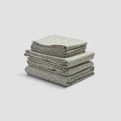 Pear Meadow Floral Printed Cotton Percale Bundle -Piglet PigletinBed WashedCottonBedtimeBundle PearMeadowFloral Monocolour greyBG