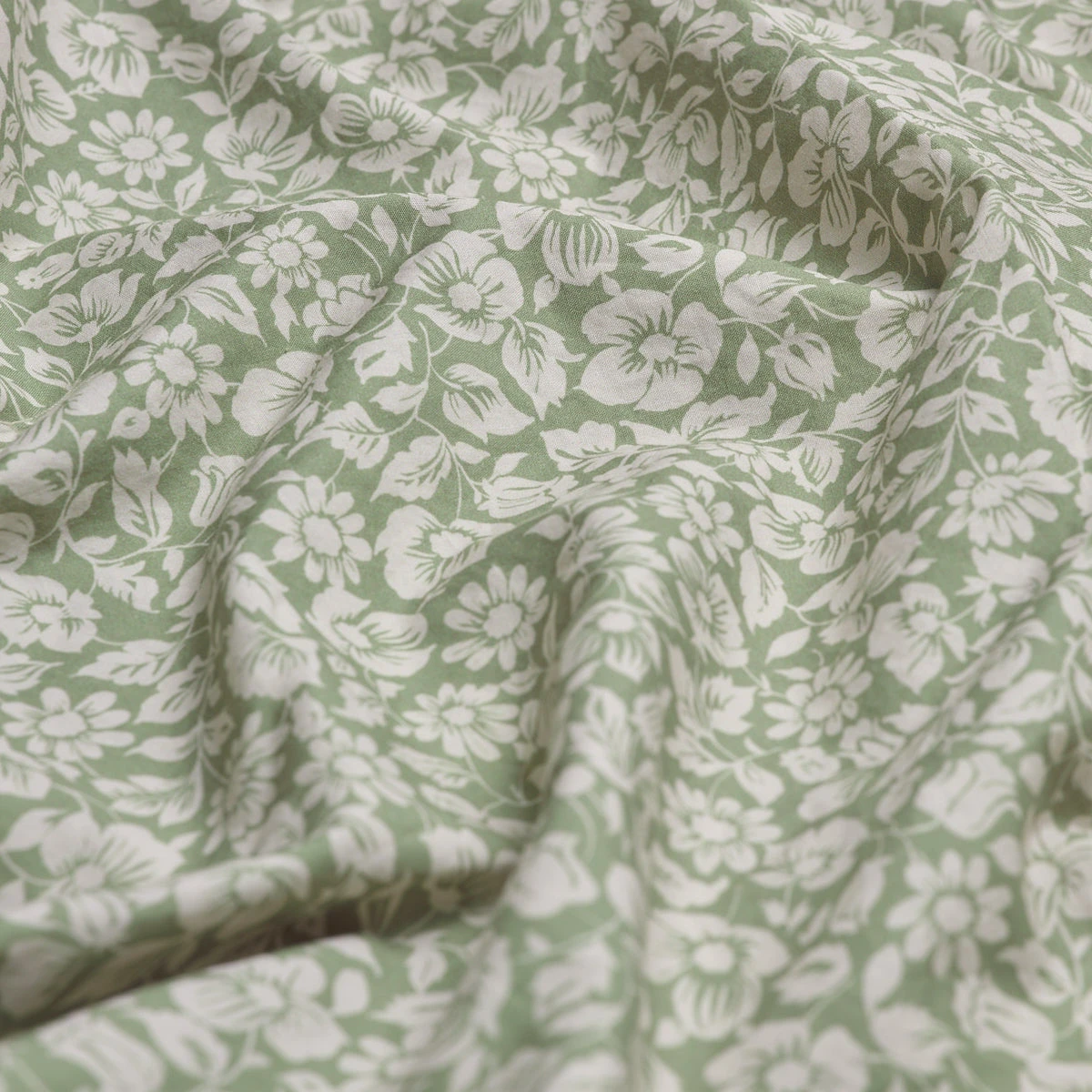 Pear Meadow Floral Printed Cotton Fitted Sheet 4 Pear Meadow Floral Printed Cotton Fitted Sheet - Image 2